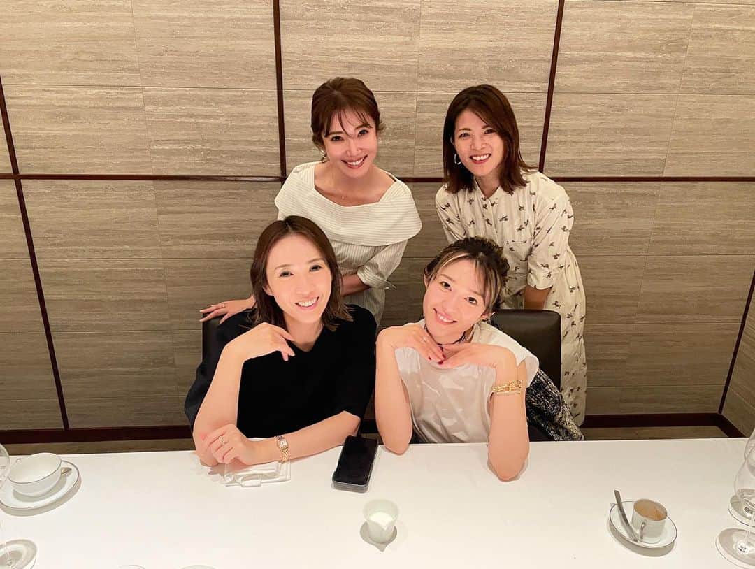 吉田美紀さんのインスタグラム写真 - (吉田美紀Instagram)「・ ・ 美味しかったな♡楽しかったな♡  少し前の楽しみにしていたカンテサンス🍴🍷  #friends #dinner」6月6日 23時10分 - miki__yoshida
