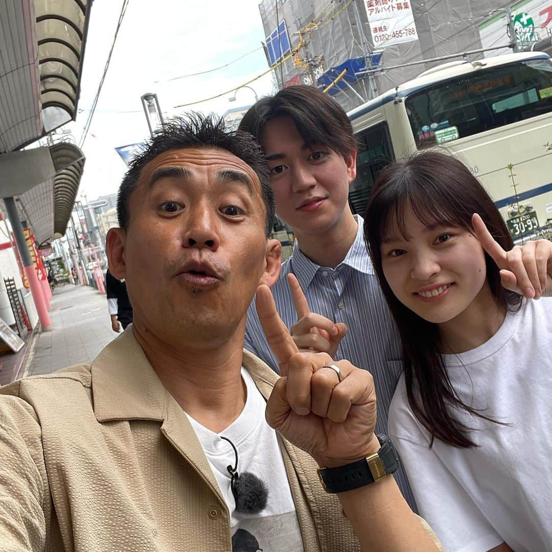 石田靖さんのインスタグラム写真 - (石田靖Instagram)「東海テレビ①『スイッチ❗️』 商店街を歩いてみたin桜山商店街 新旧混在する歴史ある商店街 2歳から100歳の地元の方々と出逢い 商店街の魅力を体感 OAは21日（水）予定 お楽しみに #東海テレビ #スイッチ #商店街を歩いてみた  #桜山商店街 #芳の家 #韓国コンビニ #マンナヨ #ハンガンラーメン  #知多繁 #ボンボンセンター #元ミートルズ #石田靖 #一期一笑」6月6日 23時14分 - yasulog