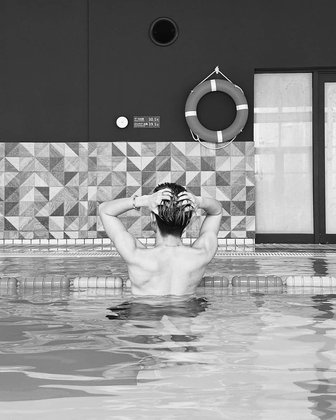 SHOUTAさんのインスタグラム写真 - (SHOUTAInstagram)「小さい頃に水泳を習っていた事もあり、泳ぐのが好き。気持ちもスッキリするよね。」6月6日 23時30分 - xxshoutaxx