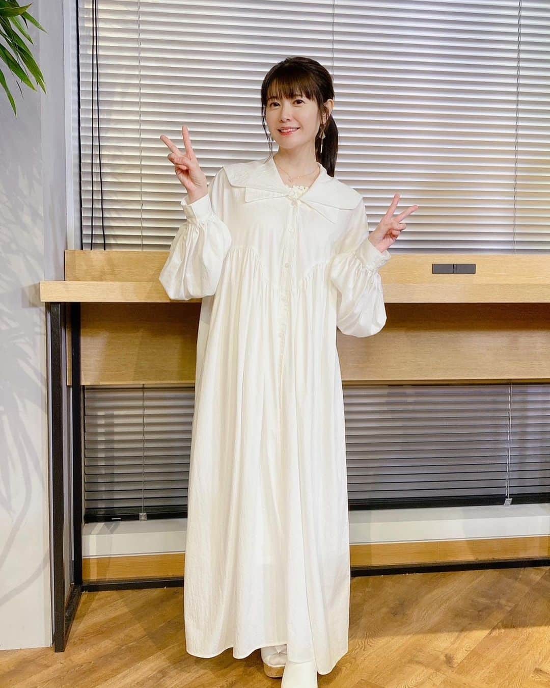 竹達彩奈さんのインスタグラム写真 - (竹達彩奈Instagram)「本日のお衣装。 白ワンピ！ 大きな襟が、アンリっぽい☺️  #あやちの衣装 #PAMEOPOSE #勇者が死んだ！」6月6日 23時32分 - ayachi_official