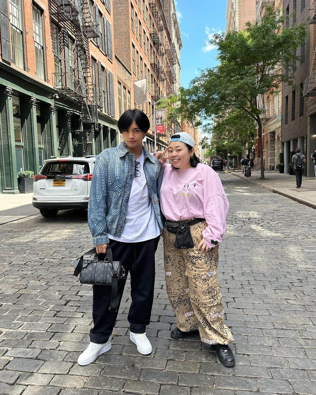 中島健人さんのインスタグラム写真 - (中島健人Instagram)「直美姉と朝飯を食う。in NY  語り過ぎて朝から声枯れ ドリンクをおかわりしまくる。  そして、俺は朝からステーキを食う。  #NewYork #直美姉 #モーニング #ずっとホットミントティー #直美姉頼んでたけど #暑いのに大丈夫だったの？」6月6日 23時34分 - kento.nakajima_313