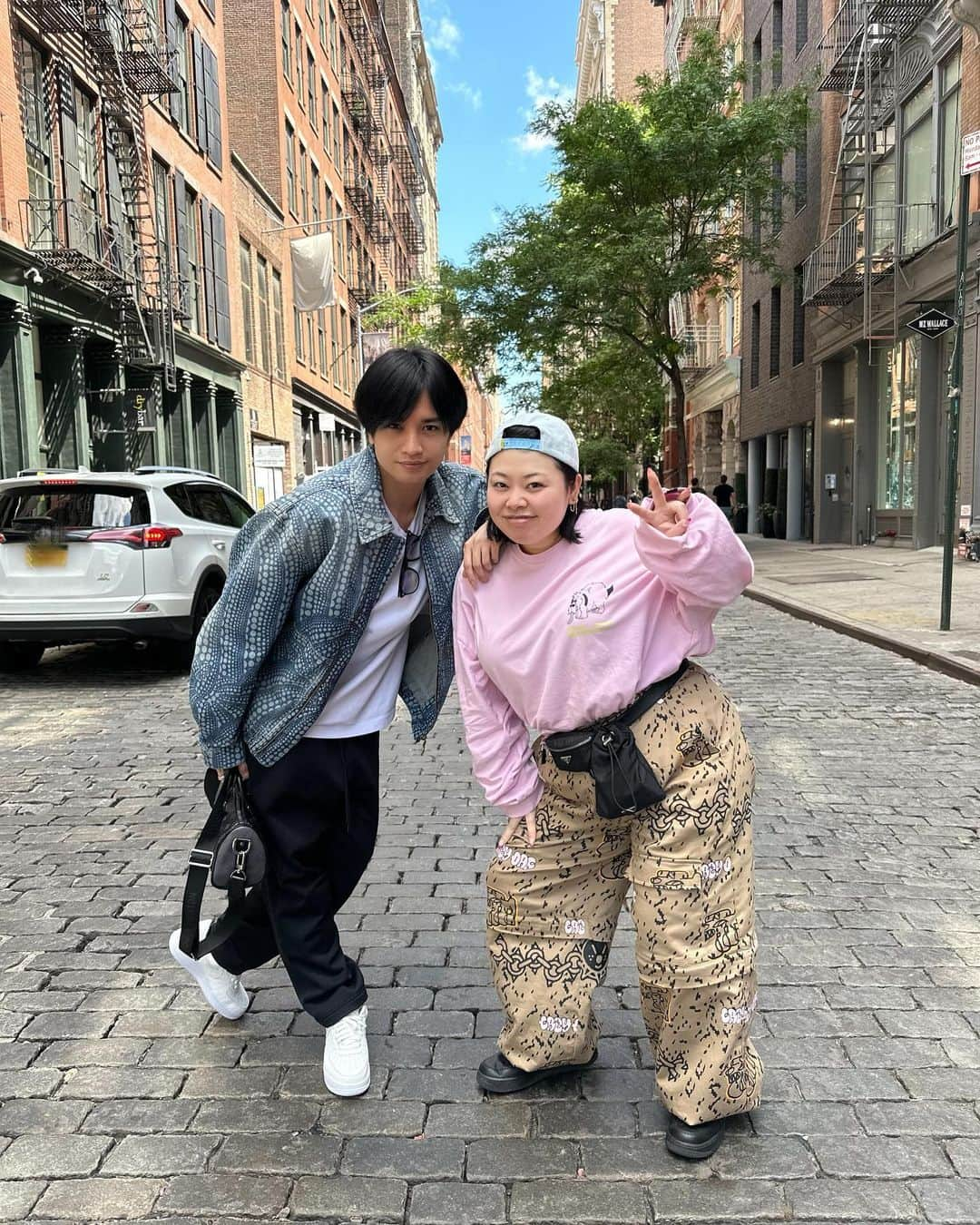 中島健人さんのインスタグラム写真 - (中島健人Instagram)「直美姉と朝飯を食う。in NY  語り過ぎて朝から声枯れ ドリンクをおかわりしまくる。  そして、俺は朝からステーキを食う。  #NewYork #直美姉 #モーニング #ずっとホットミントティー #直美姉頼んでたけど #暑いのに大丈夫だったの？」6月6日 23時34分 - kento.nakajima_313