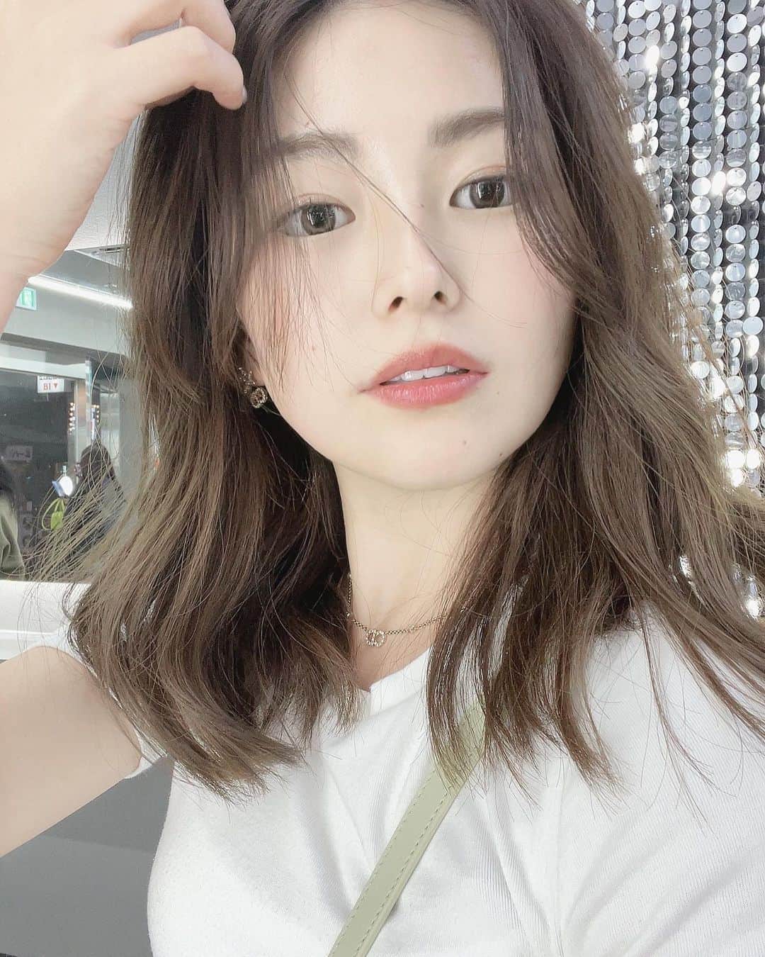 manaのインスタグラム：「. 🩶 全然インスタ更新してなかった‼︎ みんなげんきですか🥲🤍🤍🤍」