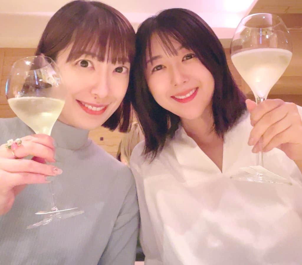 清水理沙のインスタグラム：「愛衣ちゃんと🥂 楽しかったー🥹」