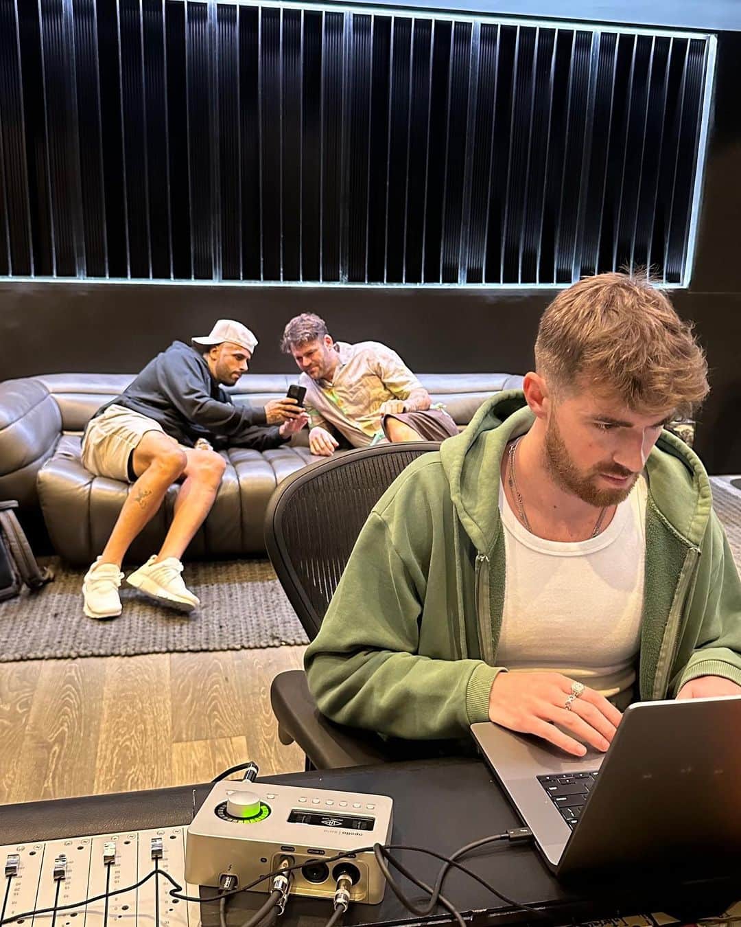 The Chainsmokersさんのインスタグラム写真 - (The ChainsmokersInstagram)「Leaving room for Jesus」6月6日 23時47分 - thechainsmokers