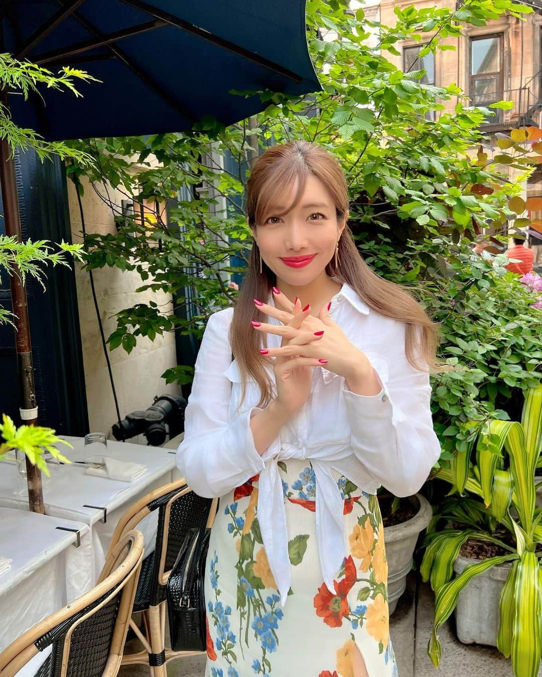 滝沢結貴さんのインスタグラム写真 - (滝沢結貴Instagram)「🍋🌼🌿🍃 Summer, Kind of Wonderful  dress @reformation  jewelry @grosseglace @grossejapan   #newyork #nyc #ニューヨーク生活 #ニューヨーク旅行 #ニューヨーク #newyorklife」6月6日 23時53分 - yuntokyo