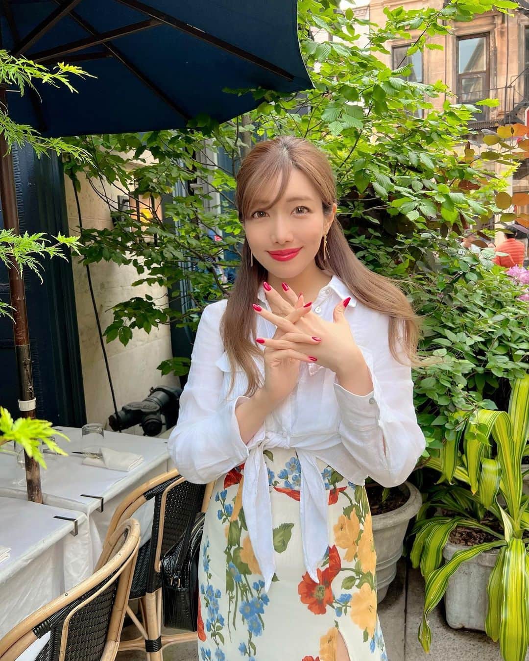 滝沢結貴のインスタグラム：「🍋🌼🌿🍃 Summer, Kind of Wonderful  dress @reformation  jewelry @grosseglace @grossejapan   #newyork #nyc #ニューヨーク生活 #ニューヨーク旅行 #ニューヨーク #newyorklife」