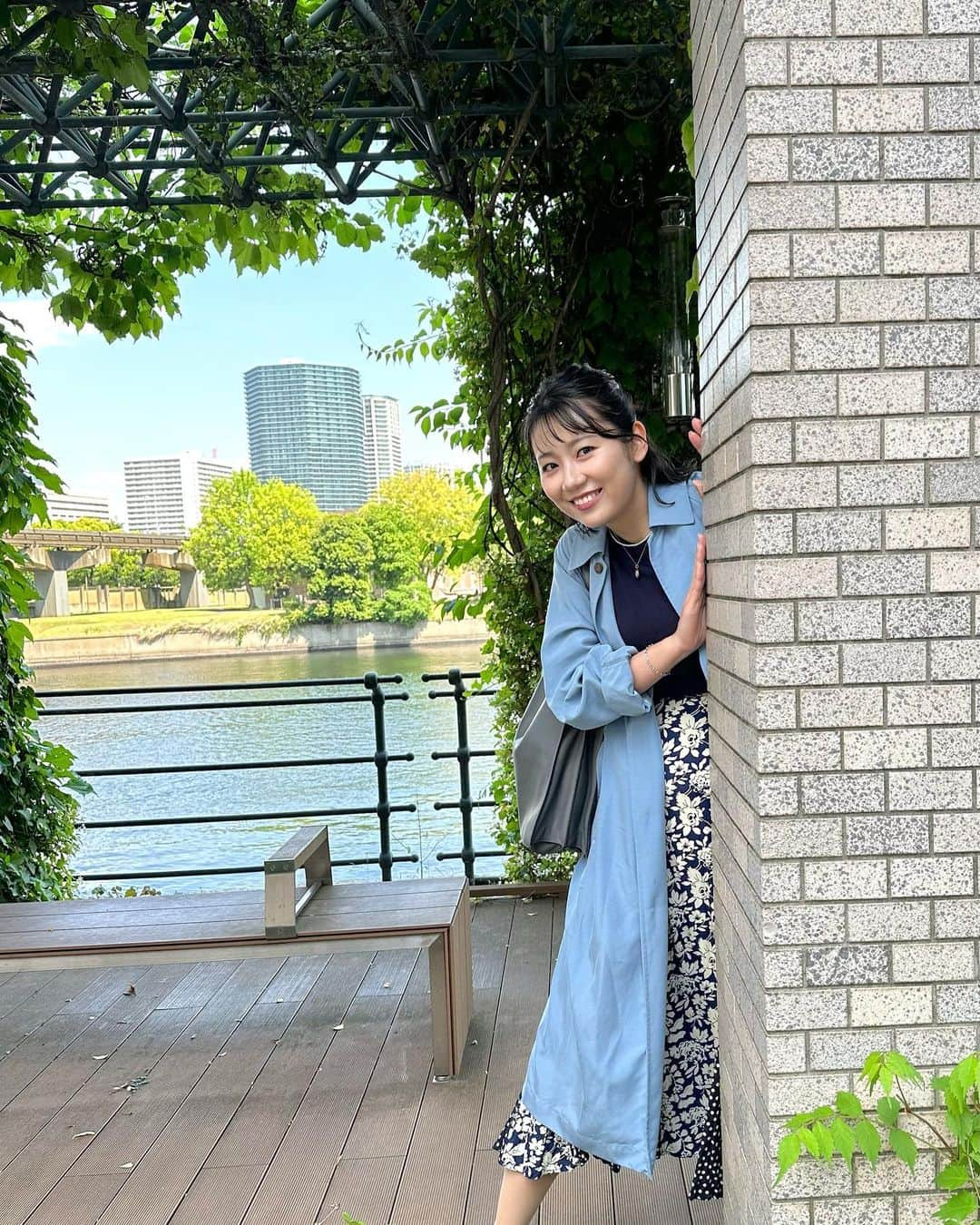 新美有加さんのインスタグラム写真 - (新美有加Instagram)「🐾 この日はとってもいいお天気でした〜☀️ 目の前にこんなに素敵な休憩スポットがあって お昼とかに出てこられる 近くの会社はいいなあと思いました🦝💡  #匂わせ #ぷんぷん #隠れ新美🦦」6月7日 0時00分 - yuka_niimi.49