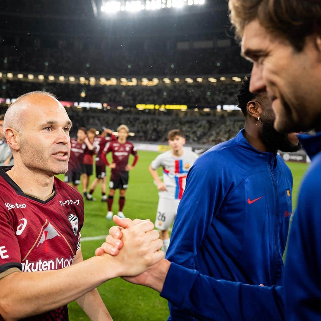 マルコス・アロンソ・メンドーサさんのインスタグラム写真 - (マルコス・アロンソ・メンドーサInstagram)「Arigato Japón! 🇯🇵   Y enhorabuena @andresiniesta8 . Te deseo lo mejor en tu siguiente etapa!!   Força Barça 💪🏼🔵🔴  #marcosalonso」6月7日 0時02分 - marcosalonso28