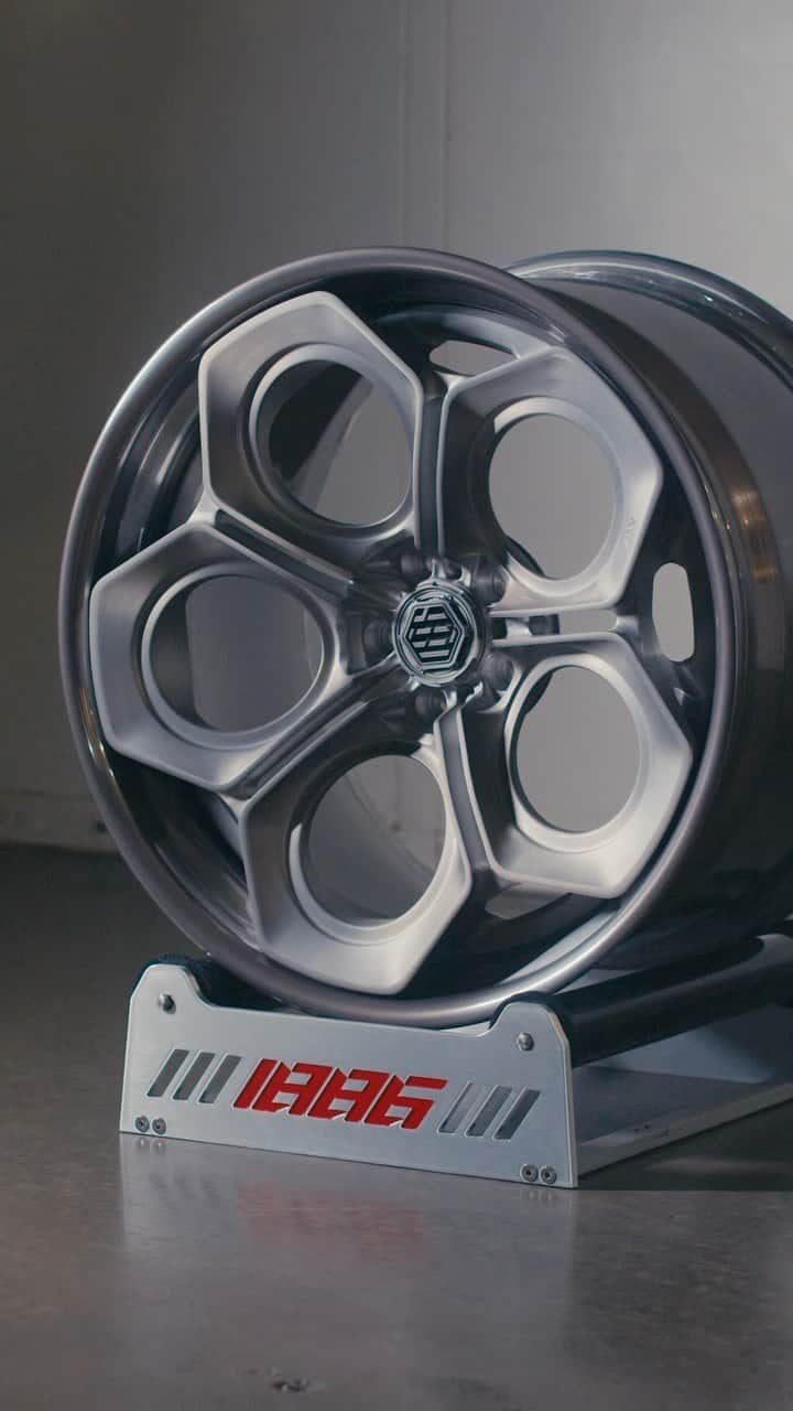CarsWithoutLimitsのインスタグラム：「G020 @1886forgedwheels built for @creativebespoke Lamborghini Huracan   #carswithoutlimits #lamborghini #huracan #lamborghinihuracan」