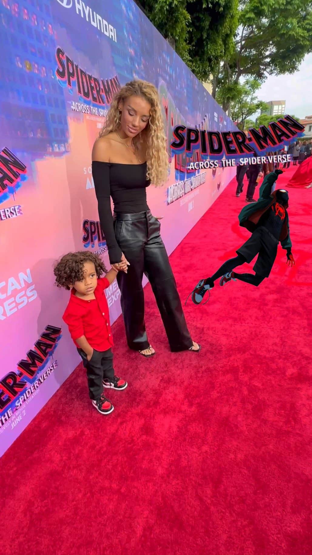 Jena Frumesのインスタグラム：「My baby boys first red carpet🥹 He did so good! Unfortunately, he fell asleep within the first five minutes but it wasn’t because the movie wasn’t good. It was just bedtime😴 Could y’all see little man acting on the big screen? 🎭 🎬 I can’t wait to see what activities really capture his interest. Love you little man @jasonking   S/o to @nicolaparish for always looking out for my family & I no matter what you’re a real one🙏🏽 @spiderversemovie #spiderverse #spiderman #redcarpet」