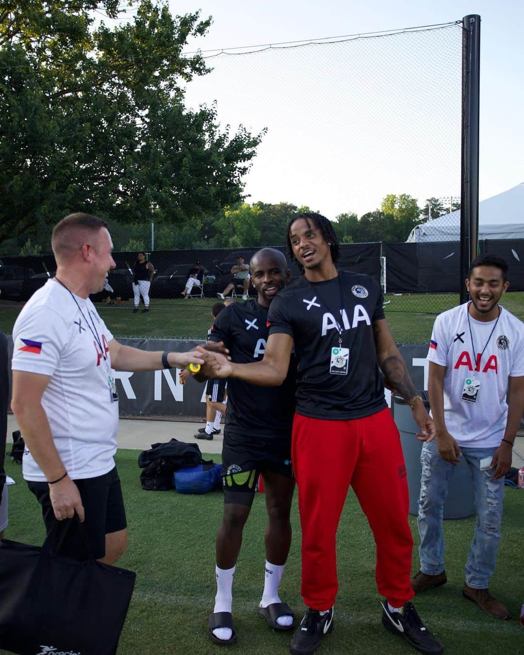 コーデル・ブローダスさんのインスタグラム写真 - (コーデル・ブローダスInstagram)「New partnerships im investing in sports especially soccer Team @fareastunited  last week played in @cp3 @tst7v7 soccer tournament we fell short to winning the 1million $ prize but we will be back next year !! I’m intrigued with the culture / community as well as potential growth that this sport will bring I see endless opportunities ✅⚽️ @anton_delro @tst7v7 #7v7#fareastunited  @Fortunate_ful @masakiwatanabe1202 @bienvecadiz @j.pacheco @komododragonite @eddiemallari  @matt_holland88 @brndn_gmz @fellipe_oliveiras @sofiaharrison16 @jonahromero3 @ty_john1995 @nestquick_09」6月7日 9時48分 - cbroadus