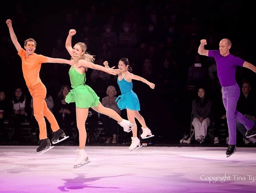 ジェイソン・ブラウンさんのインスタグラム写真 - (ジェイソン・ブラウンInstagram)「🧡💚💙💜 @starsonice   Pure happiness!! あのシーンはその時の幸福感を思い出させてくれます。🥰 Thanks @tinatyanphotography & @sunny_megan_ for capturing one of my favorite moments from the show!!! 🙏  #soi2023 #starsonice #tour #tourlife #show #iceshow #figurskating #iceskating #love #smile #happy」6月7日 10時10分 - jasonbskates