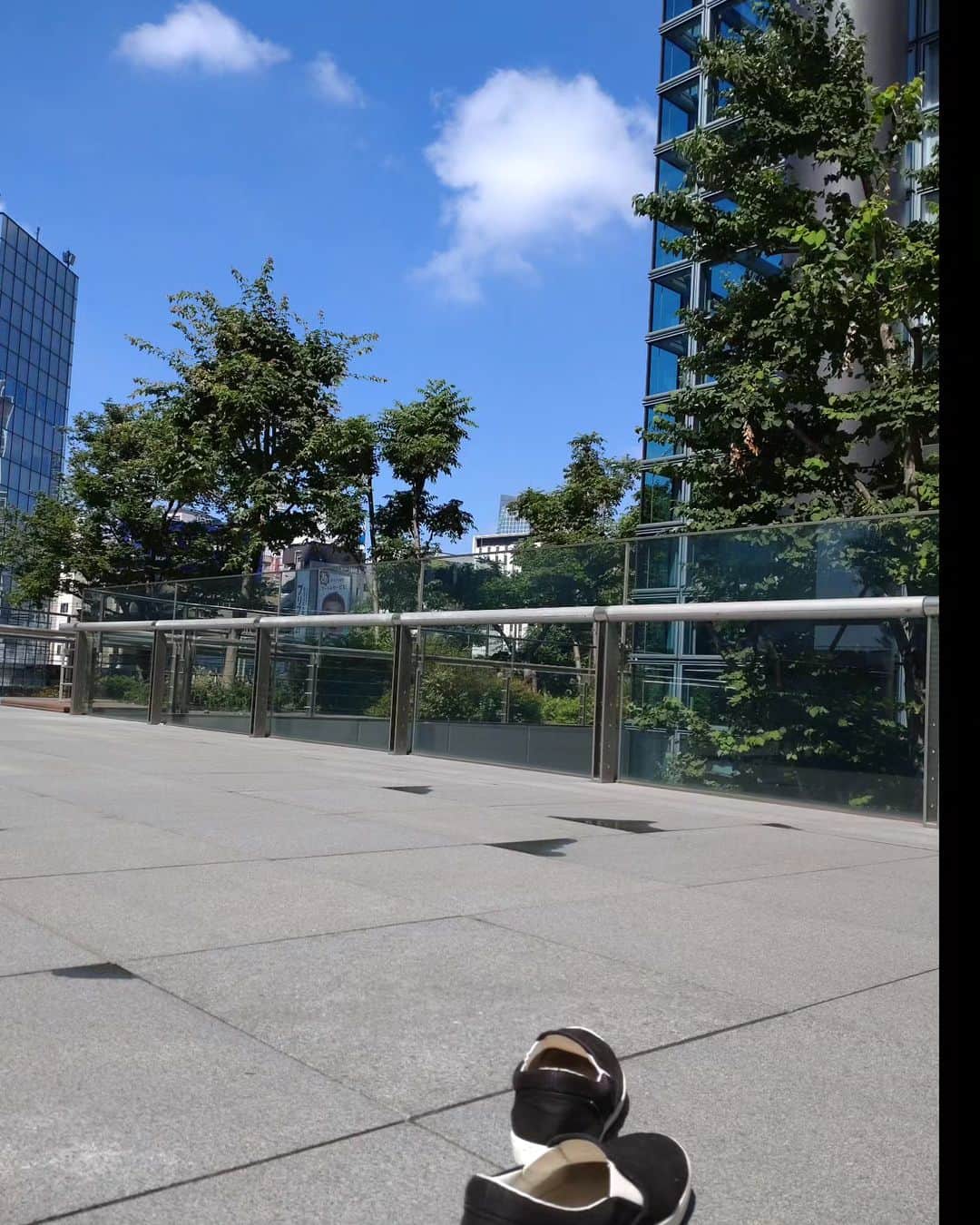 のインスタグラム：「忍法スニーカー残し  #忍法 #スニーカー #残し #忍法メガネ残し」