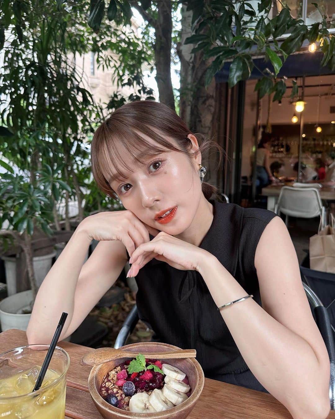 のインスタグラム：「乃木坂にある  @512cafe_official さんへいってきました︎☺︎  ずっと気になってたカフェなので やっと行けて嬉しかったです☕️  でもこの日はファスティング前なのを すっかり忘れてて、  ずーーっと食べたかった 抹茶のパンケーキ頼もうとして、 はっ！と思い出して  パンケーキ我慢しました🥞 ほんとに食べたかった🥞  あと準備食でカフェインは 取らないようにしました。  カフェラテ飲めないのが 辛いけど、頑張ります︎☺︎  アサイー久しぶりに食べて おいしかったぁ~！  そして今はとっても お腹空いた～、、笑  N WITH.のセットアップ涼しくて ほんとに使いやすいですよ～！   #のんカフェ巡り  #nwith #nwithstyling  #code #fashion #512 #cafe #nogizakacafe」