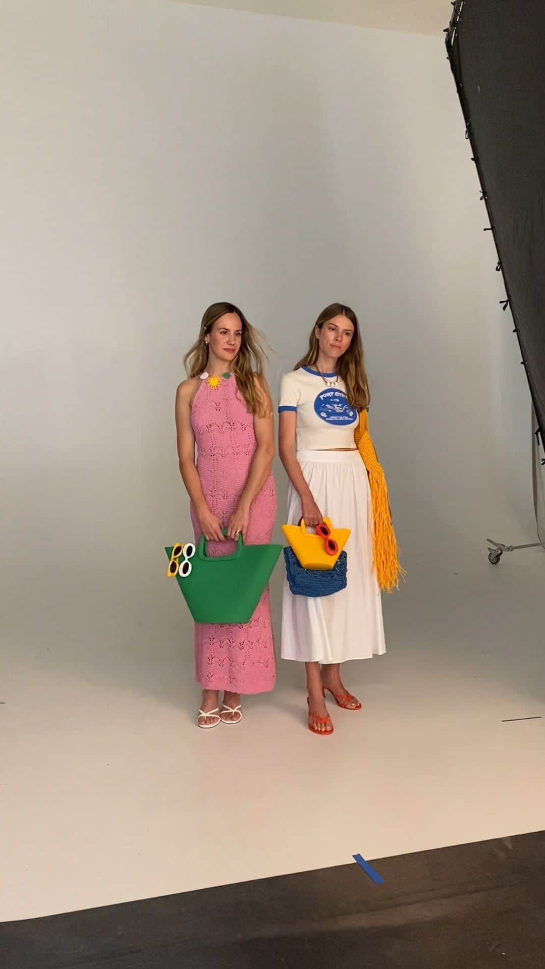 MANGOのインスタグラム：「Mango Live Shopping 🛍 The best summer event happened last week but we had such a good time that we still haven’t got over it!   Here’s what goes on behind the scenes, but if you want to watch (or rewatch) the full show, you can find it on mango.com or on the Mango App.」