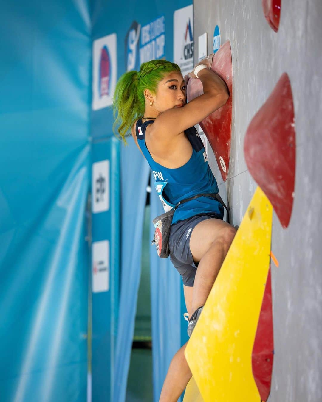 野中生萌さんのインスタグラム写真 - (野中生萌Instagram)「Felt very precious to be able to climb and fight hard with strong girls in the final round last weekend. I could see both the good and bad sides of my climb, and I never stop learning!💚😎📗 Pic by @janvirtphotography」6月7日 1時55分 - nonaka_miho