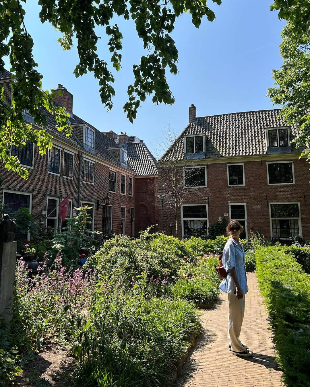 Zanna Van Dijkさんのインスタグラム写真 - (Zanna Van DijkInstagram)「Amsterdam photo dump + TIPS! 🇳🇱  1️⃣ A flower selfie in Utrecht. A city often described as a “mini Amsterdam”. It’s an easy 30 minute train ride away and well worth visiting. I recommend renting a boat & sailing the canals.  2️⃣ En route to a @wearesanctum workout in the park. One of the highlights of the trip - it’s such a unique and euphoric experience!  3️⃣ Exploring Haarlem. Our favourite day trip we did. Such a gorgeous and peaceful city that’s only a 15 minute train ride away. Check out the hidden hofjes!  4️⃣ + 5️⃣ NDSM in Amsterdam Noord. Don’t miss this artistic space filled with street art and eclectic exhibitions. The ferry over the river is free!  6️⃣ The best pastries in Amsterdam: @saintjean.nl pistachio cruffins. Bonus points for them being vegan!  7️⃣ En route to brunch with @nikkiwester at @boxsociaal - an Aussie inspired spot with an epic menu! 8️⃣ Hungover swims at Sloterplas, a lush lake & beach which is only a short cycle ride from the city centre.  9️⃣ An afternoon at @pllek_amsterdam - a beach bar in Amsterdam Noord. Such a good spot to grab an aperol in the sun with views of the city.  🔟 Cycling through National Park Zuid-Kennemerland from Haarlem on our way to the seaside town of Bloemendaal aan Zee. Check out Republiek beach club! ♥️   #amsterdam #amsterdamcity #netherlands」6月7日 2時09分 - zannavandijk