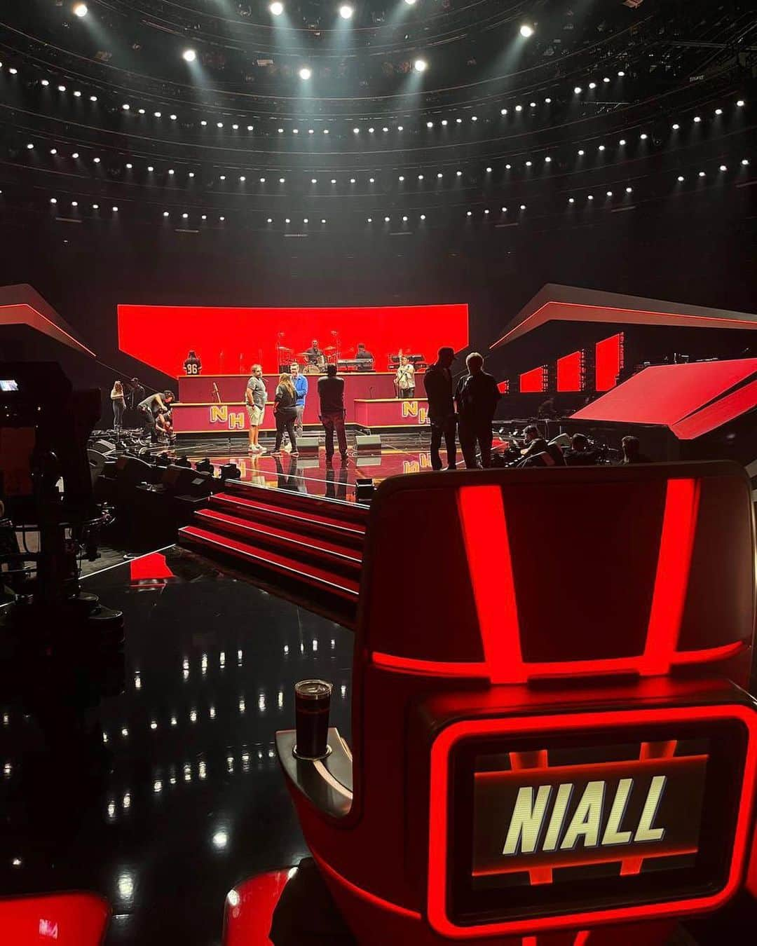 ナイル・ホーランさんのインスタグラム写真 - (ナイル・ホーランInstagram)「3 DAYS TIL THE SHOW IS YOURS」6月7日 2時28分 - niallhoran