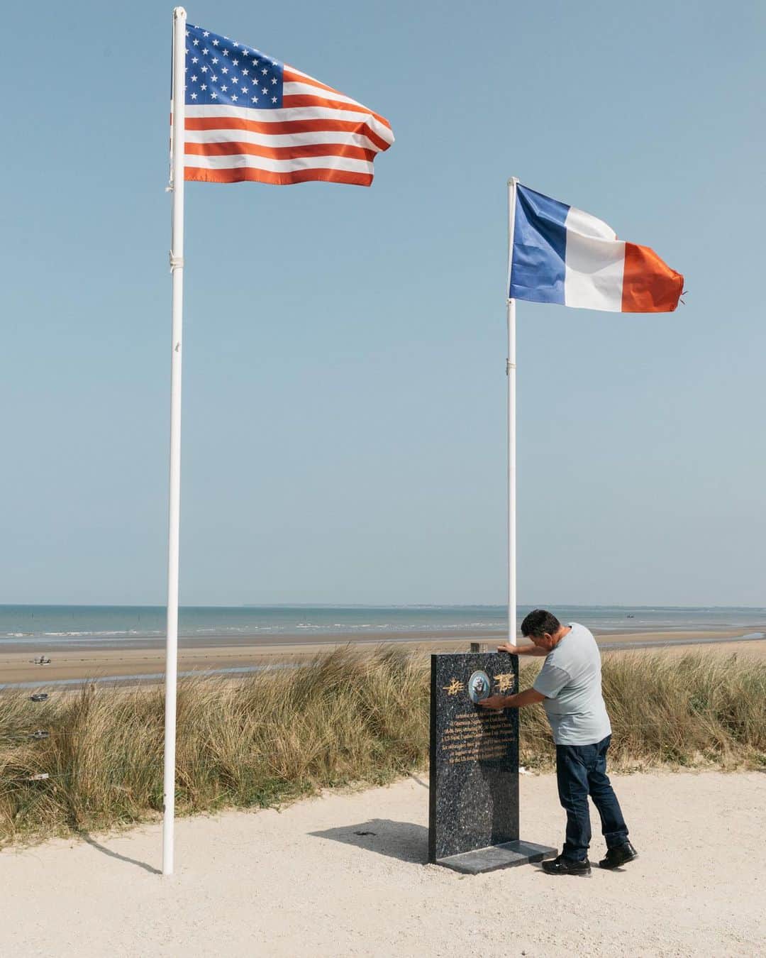 ニューヨーク・タイムズさんのインスタグラム写真 - (ニューヨーク・タイムズInstagram)「It has been nearly 80 years since some 150,000 Allied soldiers landed on the beaches of Northern France to change the course of World War II and the Western world. Now, the historic D-Day sites in Normandy are being threatened by climate change and erosion at the French coasts.  When the sites are gone, how will France recount to itself, and the rest of the world, the impact of that moment? Alternatively, at what cost should they be saved?  Even for a country with an official “memorial adviser” to the president, the 50-mile stretch that witnessed the Allied arrival takes commemoration to an uncommon level. The Normandy tourism office lists more than 90 official D-Day sites, including 44 museums, drawing more than five million visitors annually.  All of that is threatened: Two-thirds of these coasts are already eroding, according to the Normandy climate change report, and experts predict more damage to come as sea levels swell, storms increase and tides rise.   The French government is already declaring defeat. But for many, the idea of abandoning the sites where history unfolded is not acceptable.  Tap the link in our bio to read more about how climate change is affecting D-Day’s historic beaches, and the people working to save them. Photos by @andreamantovaniphotography, archive image from @musee_du_debarquement of Utah Beach in Sainte-Marie-du-Mont.」6月7日 3時33分 - nytimes