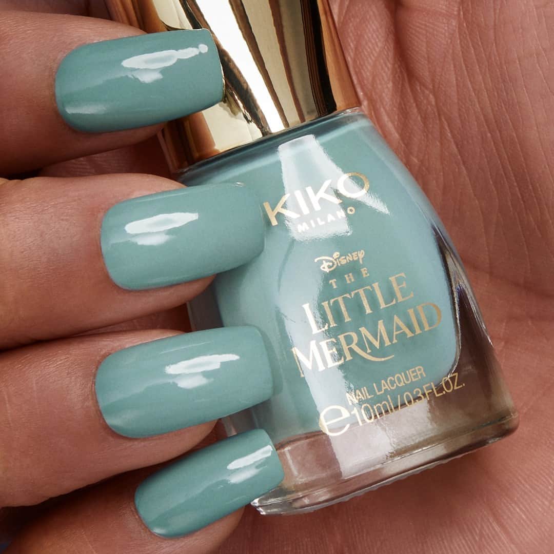 KIKO MILANOさんのインスタグラム写真 - (KIKO MILANOInstagram)「Which #naillook is your pick: 1 or 2? This summer, match your nails to the ocean! 🌊 Our new nail lacquers from #KIKOSummer23 are perfect for this! 😍​⁣ ⁣ Watch @DisneyStudiosUK’s #TheLittleMermaid only in cinemas​⁣ ⁣ Shades 01, 02」6月7日 3時40分 - kikomilano