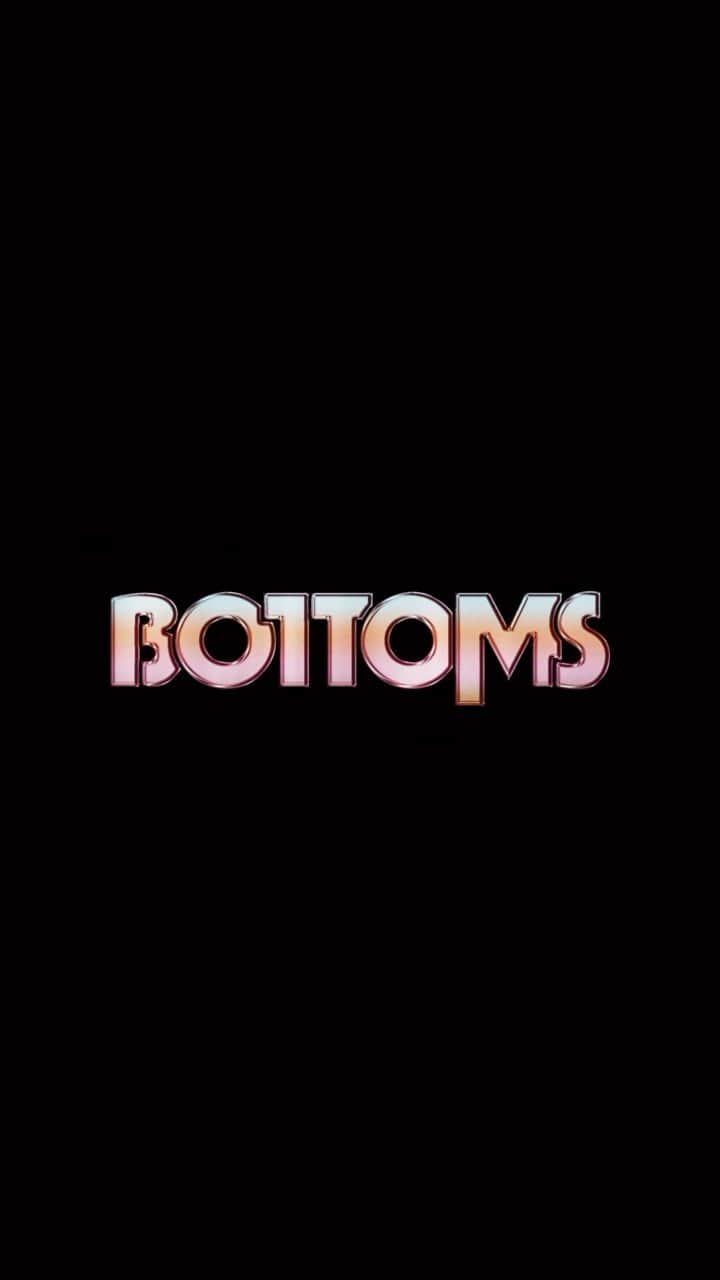 カイア・ジョーダン・ガーバーのインスタグラム：「horny trailer alert! @bottomsmovie 💪🏼」