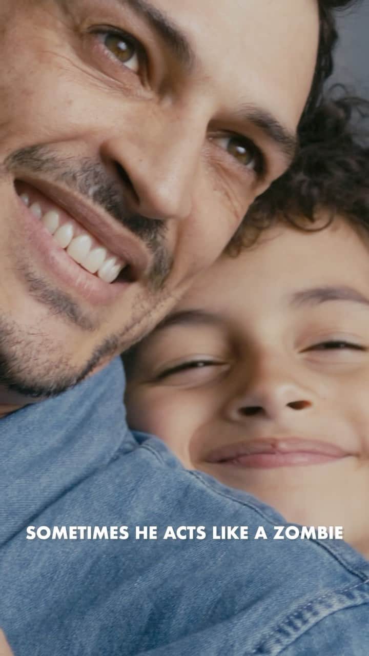 モバードのインスタグラム：「Meet the Brazilian-born model, Romulo Pires, and his sons, Roman and Riley. Becoming a father changed the way he views the world, bringing into focus the most important thing: unconditional love. Visit Movado.com to learn more about our Love in the Moment campaign.」