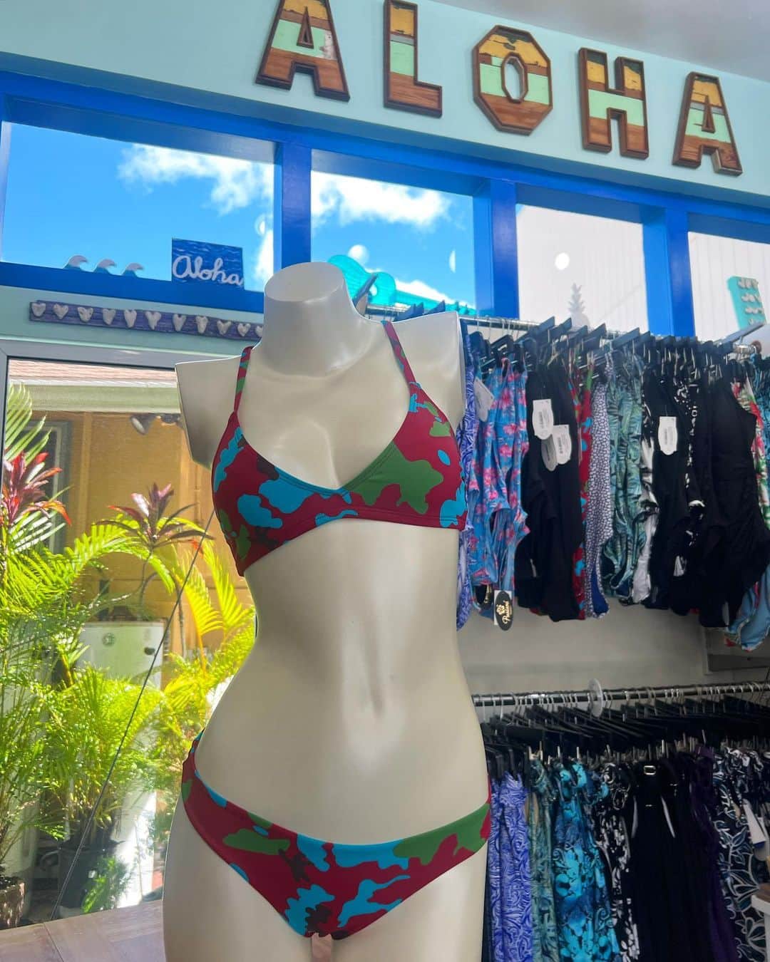 Pualani Hawaii Beachwearのインスタグラム