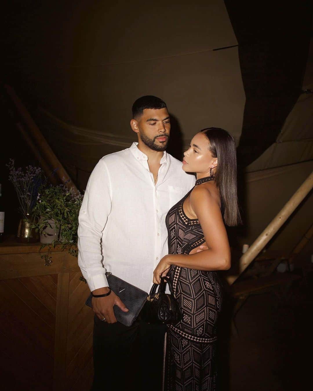 ゲスのインスタグラム：「A night under the stars 💫 More from our Summer Retreat in the UK on stories! #LoveGUESS」