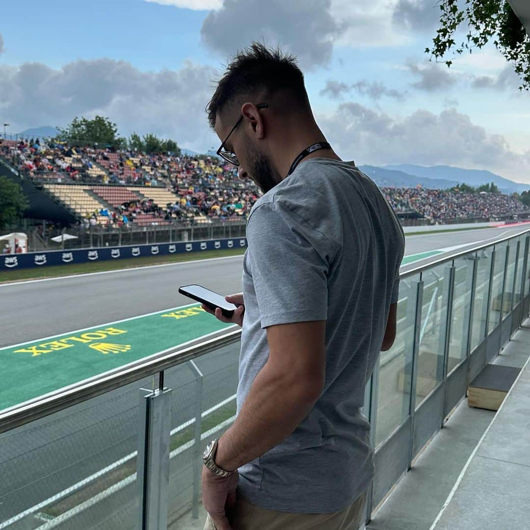 アルバロ・メドランさんのインスタグラム写真 - (アルバロ・メドランInstagram)「F1 🏎️. Increíble experiencia 😍  Lo mejor está al final 🤜🏼🤛🏼😂」6月7日 5時58分 - alvaromedran