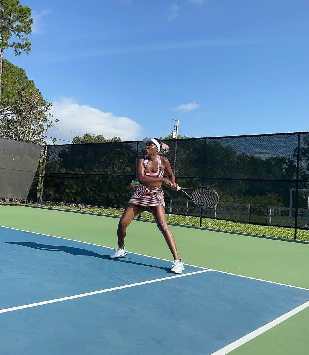 ビーナス・ウィリアムズのインスタグラム：「I give it everything every time I step out on the court. That has set the pattern for my life off the court too. I owe so much to tennis and sport. It’s been my greatest teacher. And it still is. 🔥」
