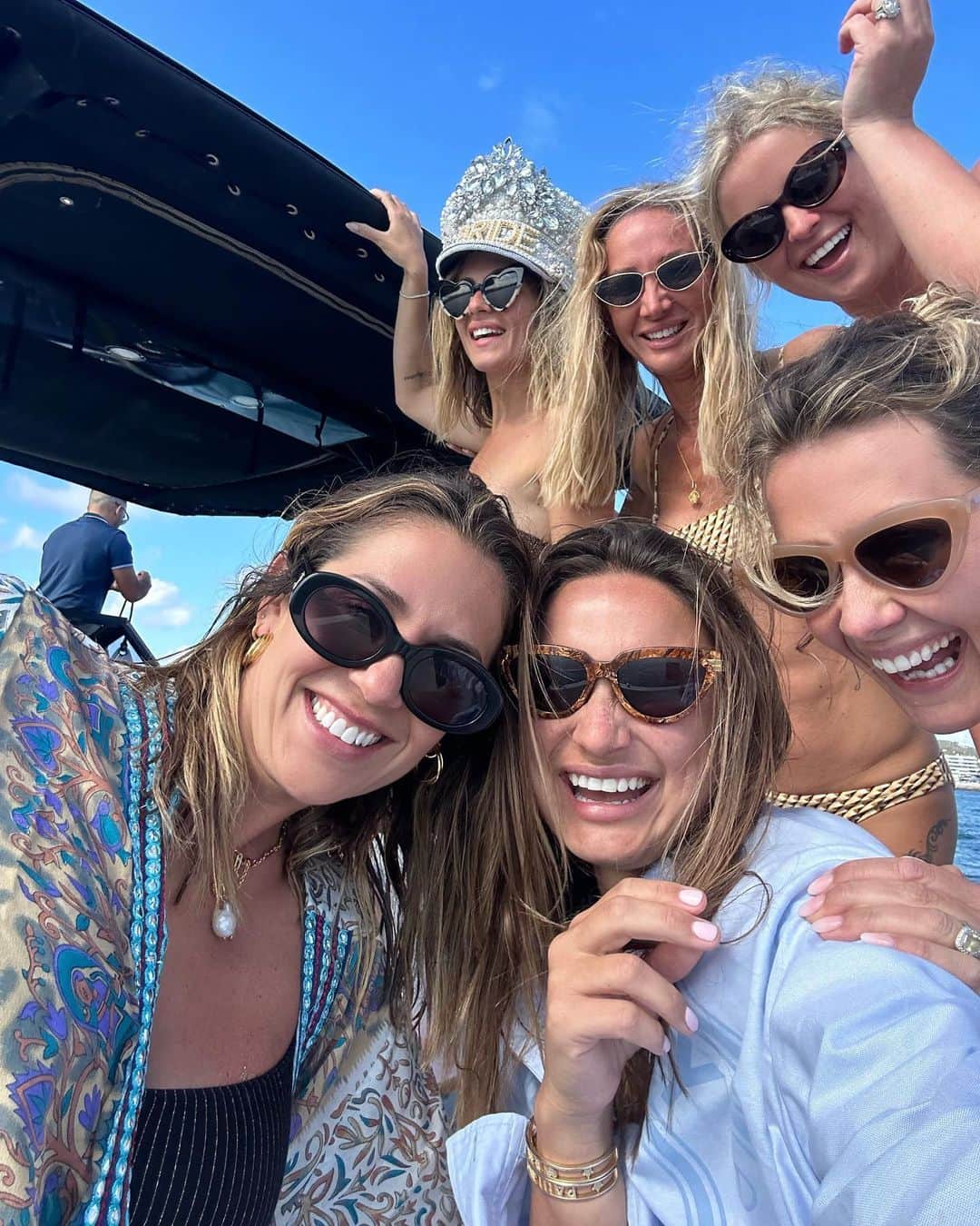 サム・フェアーズのインスタグラム：「A snippet of the best weekend in Ibiza celebrating our Bride to be 👰‍♀️🤪💃🏽🍸 Love you ladies! Thank you for the crying with laughter, the singing, dancing, being silly & making the best memories ❤️」