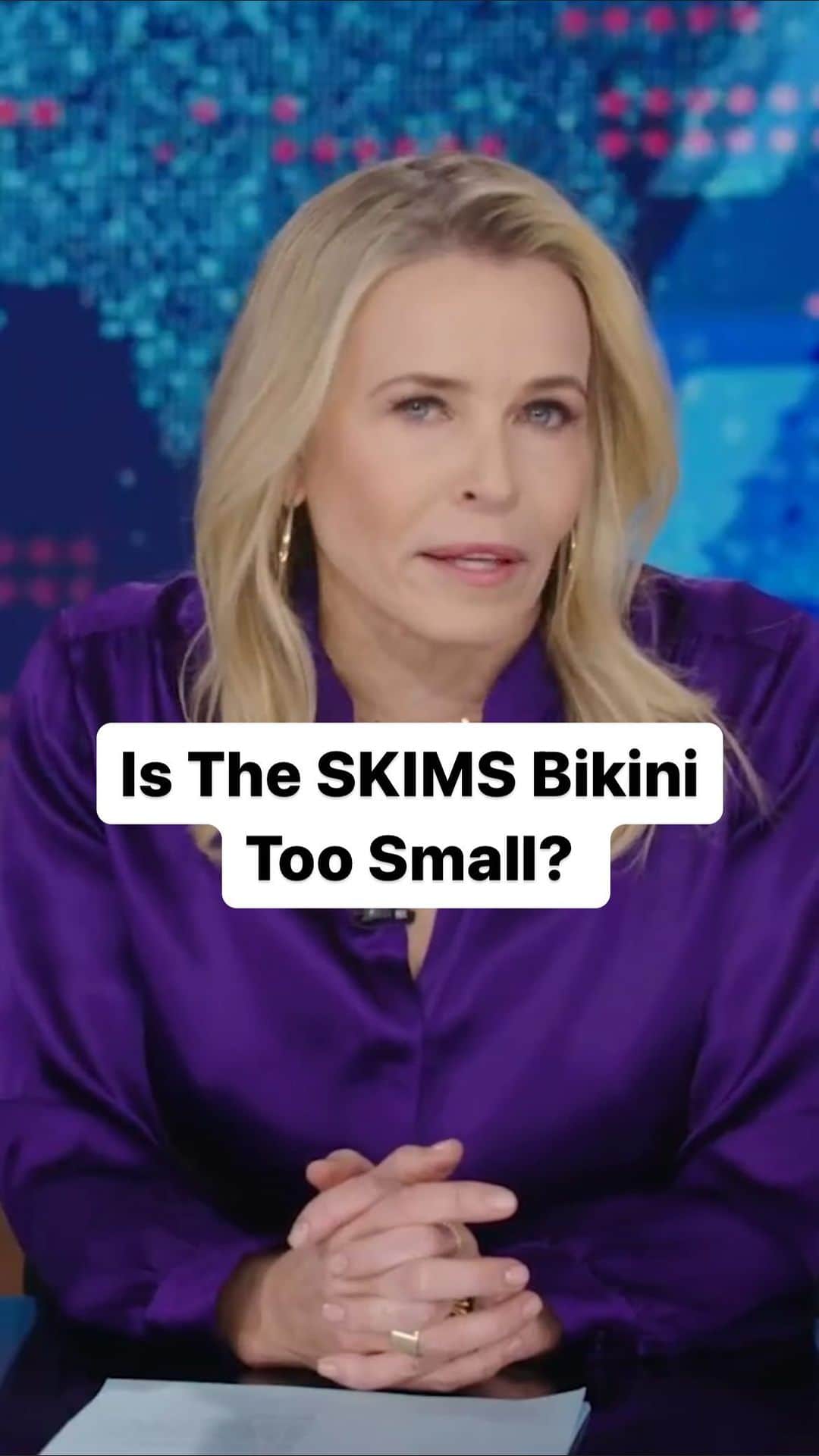 のインスタグラム：「“In order to wear the SKIMS bikini, you have to borrow a baby’s vagina.” @chelseahandler #TDSThrowback」
