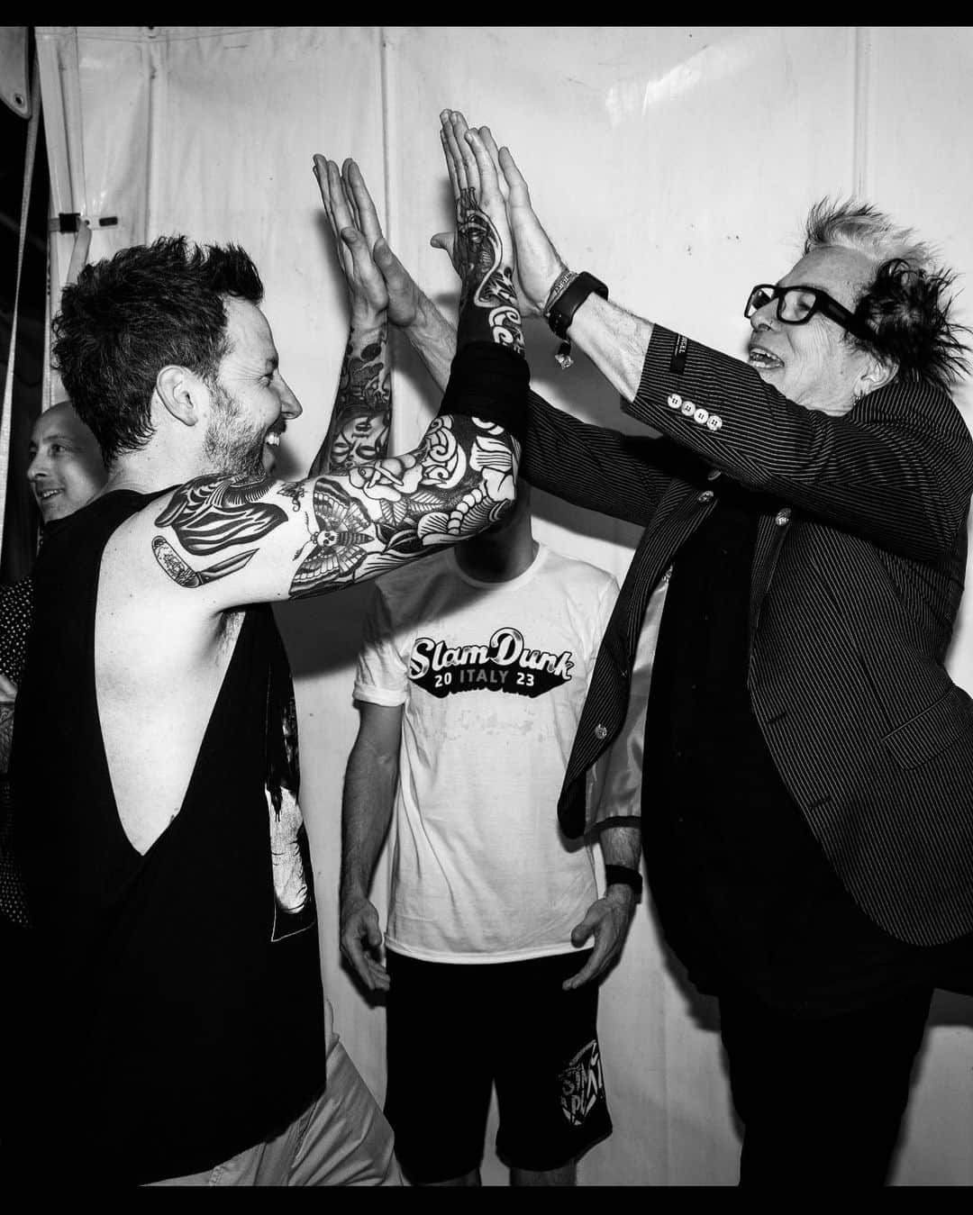 ピエール・ブーヴィエのインスタグラム：「I can’t believe we’re hitting the road again with @offspring and @sum41 all across the US this august!  This tour is gonna be a blast!! Don’t miss out people!!! 📸 @skylerbarberio」