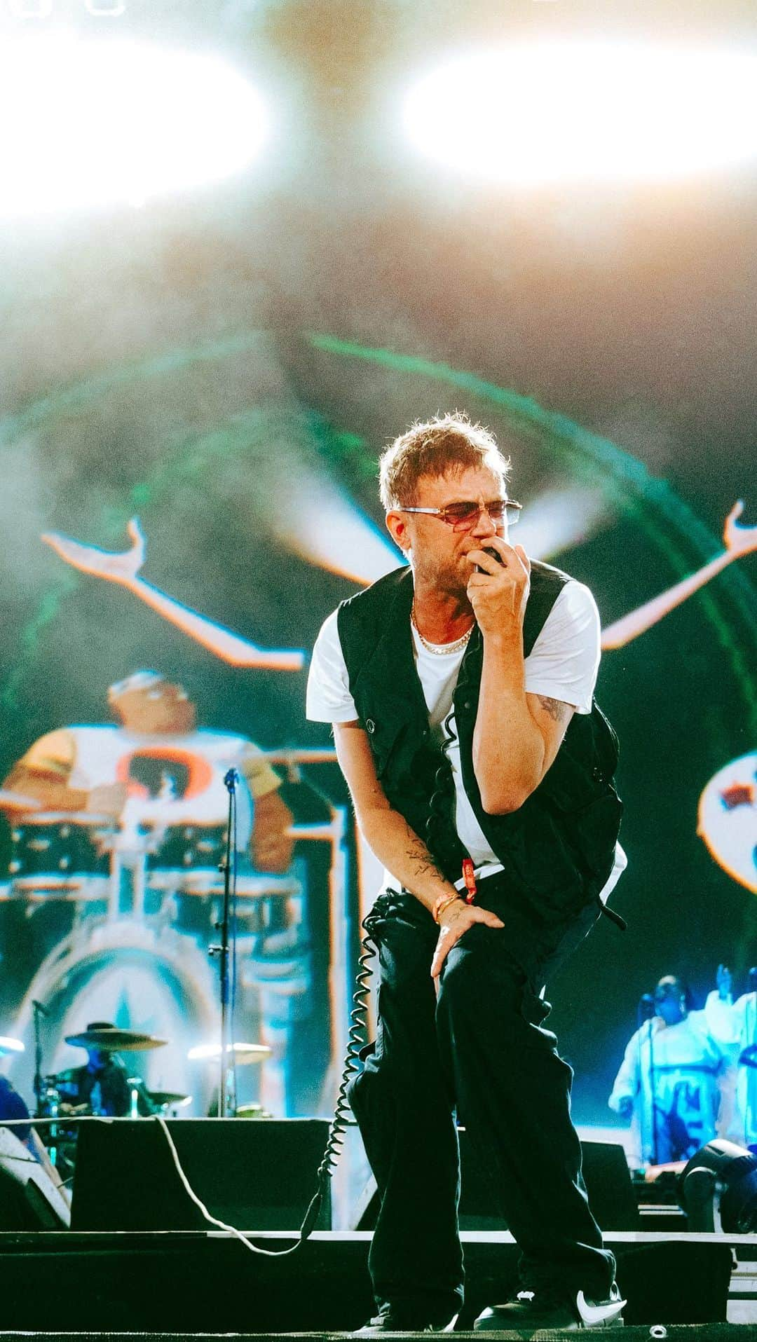 コーチェラのインスタグラム：「Felt good to have @gorillaz back  Watch the full performance of “Feel Good Inc.” with @wearedelasoul for a limited time on the Coachella YouTube.」