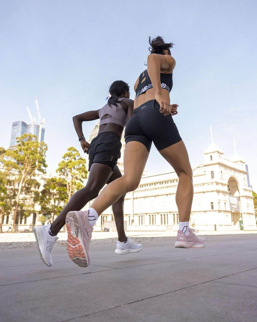 NANA OWUSU-AFRIYIEのインスタグラム：「To all my Strava and Garmin lovers, Happy World Running Day! @newbalance @newbalancerunning #RunYourWay」