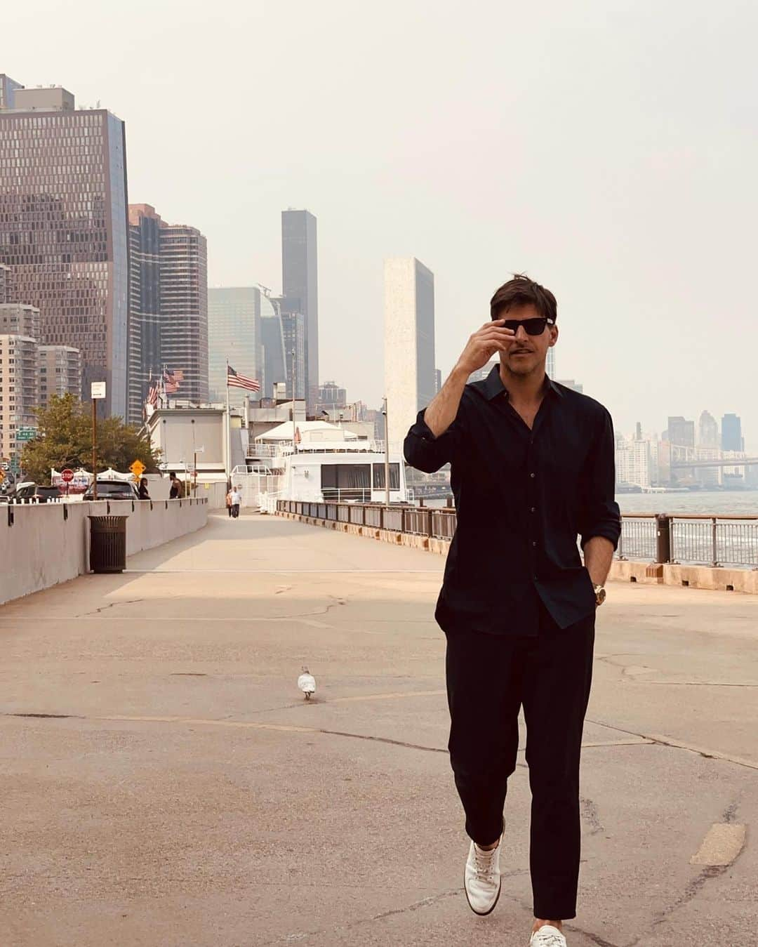 ヨハネス・ヒューブルさんのインスタグラム写真 - (ヨハネス・ヒューブルInstagram)「Hazy 🗽」6月7日 7時24分 - johanneshuebl