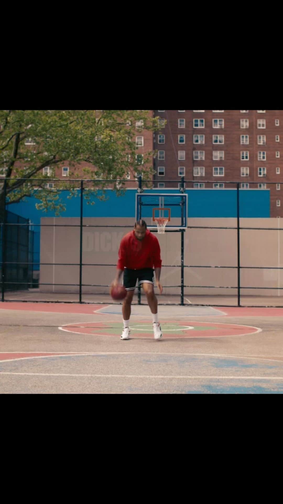 カーメロ・アンソニーのインスタグラム：「The court has always been my home away from home, but the impact the game has had off the court is even more profound. I’ve seen firsthand how sports can change perspectives and communities for the better, which is why I was proud to partner with Jordan and DICK’S Sporting Goods to appear in their Sports Change Lives campaign.」
