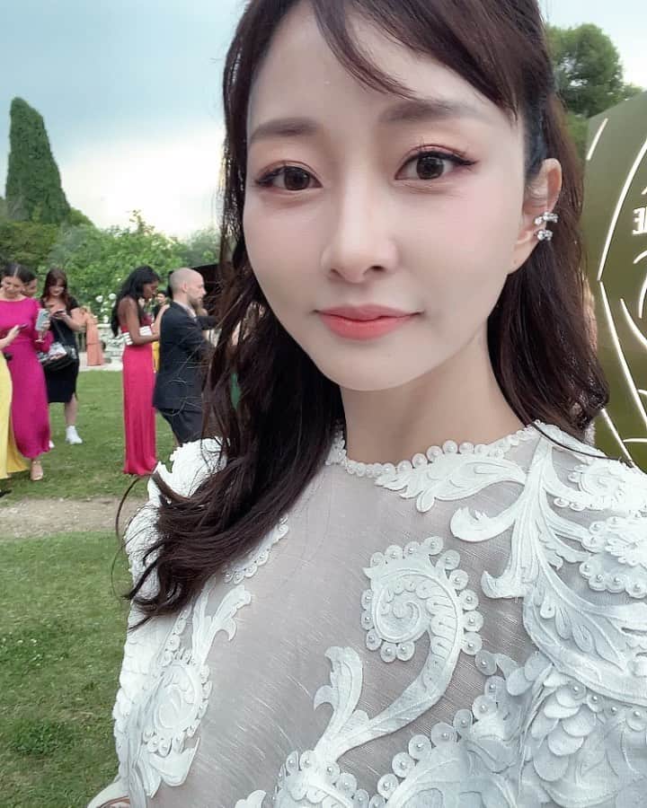 のインスタグラム：「南仏のシャトーでカクテルパーティー。この後GALA Partyです。 #ABSOLUE #longevityretreat  #LANCOMEOFFICIAL #ランコム #アプソリュ #ロンジェビティリトリートメント」