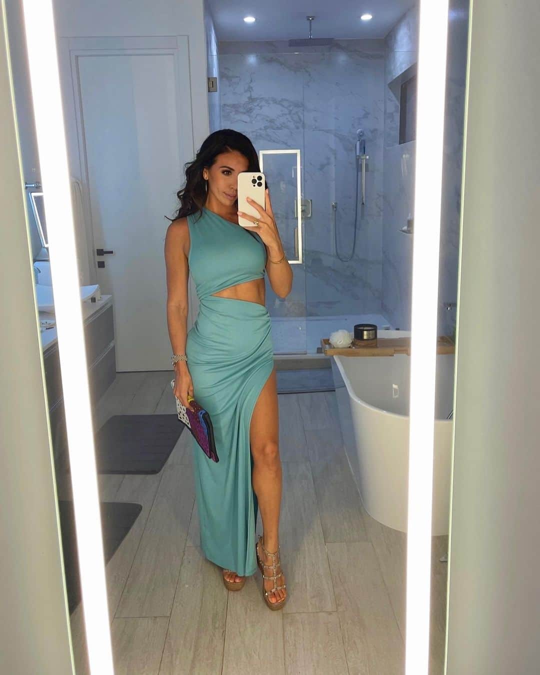 Ainsley Rodriguezのインスタグラム