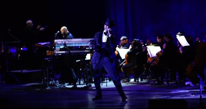 NE-YOのインスタグラム：「ONE NIGHT ONLY!! #SymphonyWithSoul is goin down in Columbus, OH 6/17...hit link in bio for tickets! 🎥: @christianngilchrist」