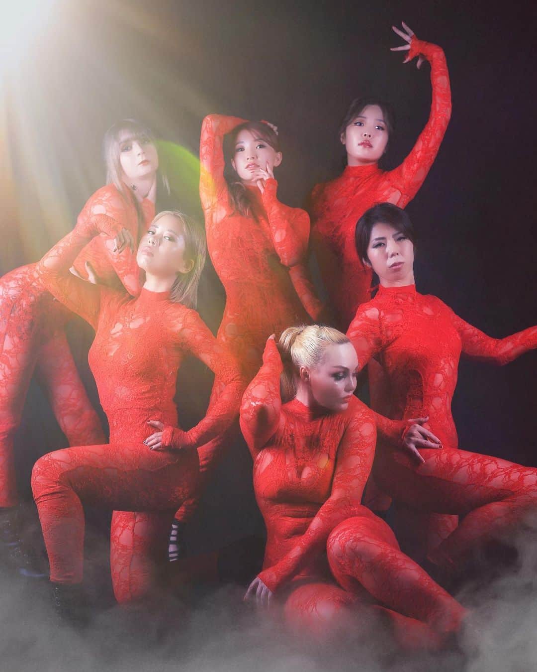 舘林佳史のインスタグラム：「ヒールダンス👠 パフォーマーチームSAVAGE撮影会📸✨ 皆さんsexyでメッチャカッコ良かったです🌹 昨日は撮影お疲れ様でした💓  @rina_pinkkey  @andheelsrj   @svetayacurve  @amano.tomoka   @sayaka__energy   @lissamarch   @asucal_pisces   ༚┈❁┈༚༝༝༚┈❁┈༚༝༝༚┈❁┈༚༝༝༚┈❁┈ ༚༝༝༚┈❁┈    誰でも物語の主人公になれるをキャッチコピーに ドラマや映画の物語のワンシーンの様なDramaticStoryPhotと言う名前で活動作品作りをしています。  大好評のドラマティックフォトのご依頼はこのクオリティーで30000円〜(ほぼ諸経費)で受け賜わっています)^o^(   素敵な作品を一緒に作りたい！コラボレーションしたい 美容師・メイクアップアーティストさん ・服飾デザイナーさんクリエイターさんも随時募集中です✨  お姫様になりたい👸物語の主人公になってみませんか^ ^⁉︎  たった一枚の写真で人生が変わる‼️  ドラマティックフォト撮影に興味がある方撮影依頼 お待ちしてます☺️💓  モデル宣材撮影 コンポジ Book作り プロフィール撮影 ブライダルフォト記念撮影 衣装レンタル 成人式 着物ドレスロケーションフォト スチール サロンモデル撮影 写真集等撮影のご依頼何でもお気軽にお問い合わせDM下さい✨📩   ༚┈❁┈༚༝༝༚┈❁┈༚༝༝༚┈❁┈༚༝༝༚┈❁┈ ༚༝༝༚┈❁┈  #ダンス #ヒールダンス #セクシー #スタジオ撮影 #プロフィール写真 #写ドラマティックフォト#インスタ映え#作品作り #撮影依頼#シューティング#撮影依頼募集中 #ストロビスト#ポートレート#ポートレートモデル#モデル募集#被写体#カメラマン#フォトグラファー#photographer #モデル #モデル募集 #撮影依頼受付中」