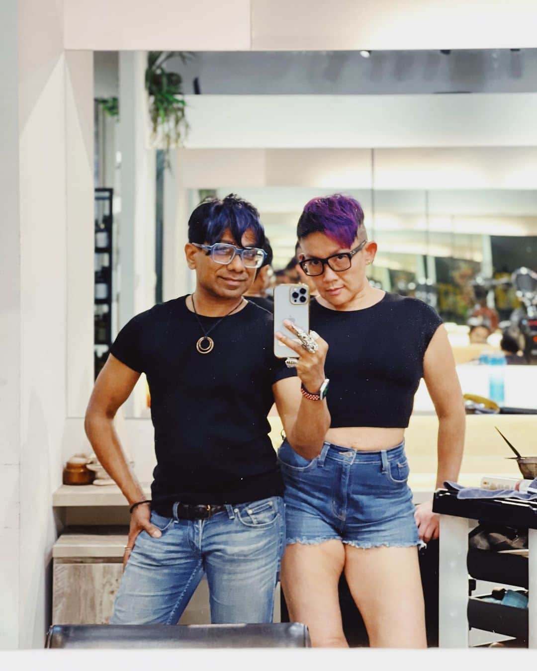 鄭碧瑩のインスタグラム：「17 years (together, not age). ❤️🤣」