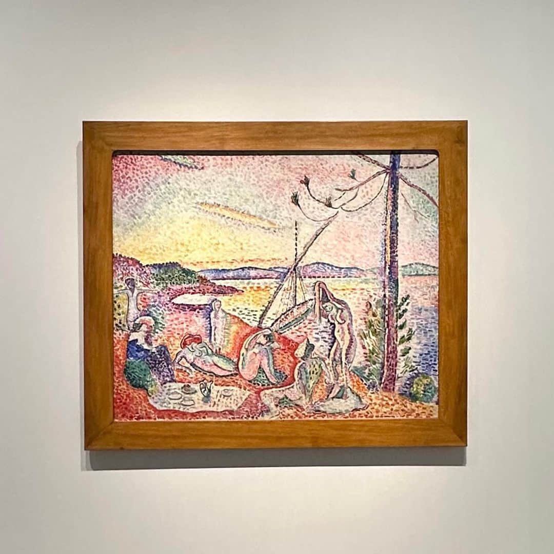 のインスタグラム：「The first major retrospective exhibition of 20th century art master Henri Matisse in Japan in almost 20 years is currently being held at the Tokyo Metropolitan Art Museum.  A key figure in Fauvism, a movement whose emphasis on pure, vivid colour strongly influenced 20th-century art, Matisse thereafter devoted himself to experimenting with bright colours and shapes that appeal directly to the senses. His early masterpiece "Luxury, Calm and Pleasure", known as the starting point of Fauvism, is being exhibited for the first time in Japan and is one of the highlights of the exhibition.  Henri Matisse: The Path to Color Venue: Exhibition Rooms, Tokyo Metropolitan Art Museum Dates: Apr 27 - Aug 20, 2023 Hours: 9:30-17:30, until 20:00 on Fridays (last admission 30 minutes before closing) Closed: Mondays and Tuesday, July 18  * Open on Monday, July 17 and Monday, August 14 Admission: ¥2,200 for general admission, ¥1,300 for university and vocational school students, ¥1,500 for 65 years and older  * This exhibition is by reservation only * For more information, please check the official website  -  日本では約20年ぶりの開催となる、20世紀芸術の巨匠アンリ・マティスの大回顧展が東京都美術館で開催中です。 純粋な色彩による絵画様式フォーヴィスム（野獣派）を生みだし、モダンアートの誕生に多大な影響を与えたマティス。 そんな彼が描いた"フォーヴィスムの夜明け"とも称される初期の傑作「豪奢、静寂、逸楽」は、日本初公開となり、本展のみどころの一つとなっています。  【開催概要】 展覧会名：マティス展 会場：東京都美術館 企画展示室 会期：2023年4月27日(木)- 8月20日(日) 時間：9:30-17:30・金曜日は20:00まで（入室は閉室の30分前まで） 休館日：月曜日・7月18日(火) ※7月17日(月・祝)、 8月14日(月)は開室 入場料：［一般］2,200円、［大学生・専門学校生］1,300円、［65歳以上］1,500円  ※本展覧会は日時指定予約制となっております。 ※詳細は公式ホームページをご確認ください。  #tokyoartsandculture」