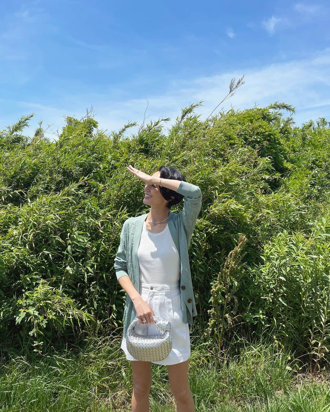 神山まりあさんのインスタグラム写真 - (神山まりあInstagram)「なんと気持ちの良い日☀️ 九十九里日和☀️☀️☀️ 梅雨入りするなんて信じられないわ🥲 せっかく2週間悩んでホワイトジーンズ購入する決意したのに😭  #太陽大好き #夏女」6月7日 18時45分 - mariakamiyama