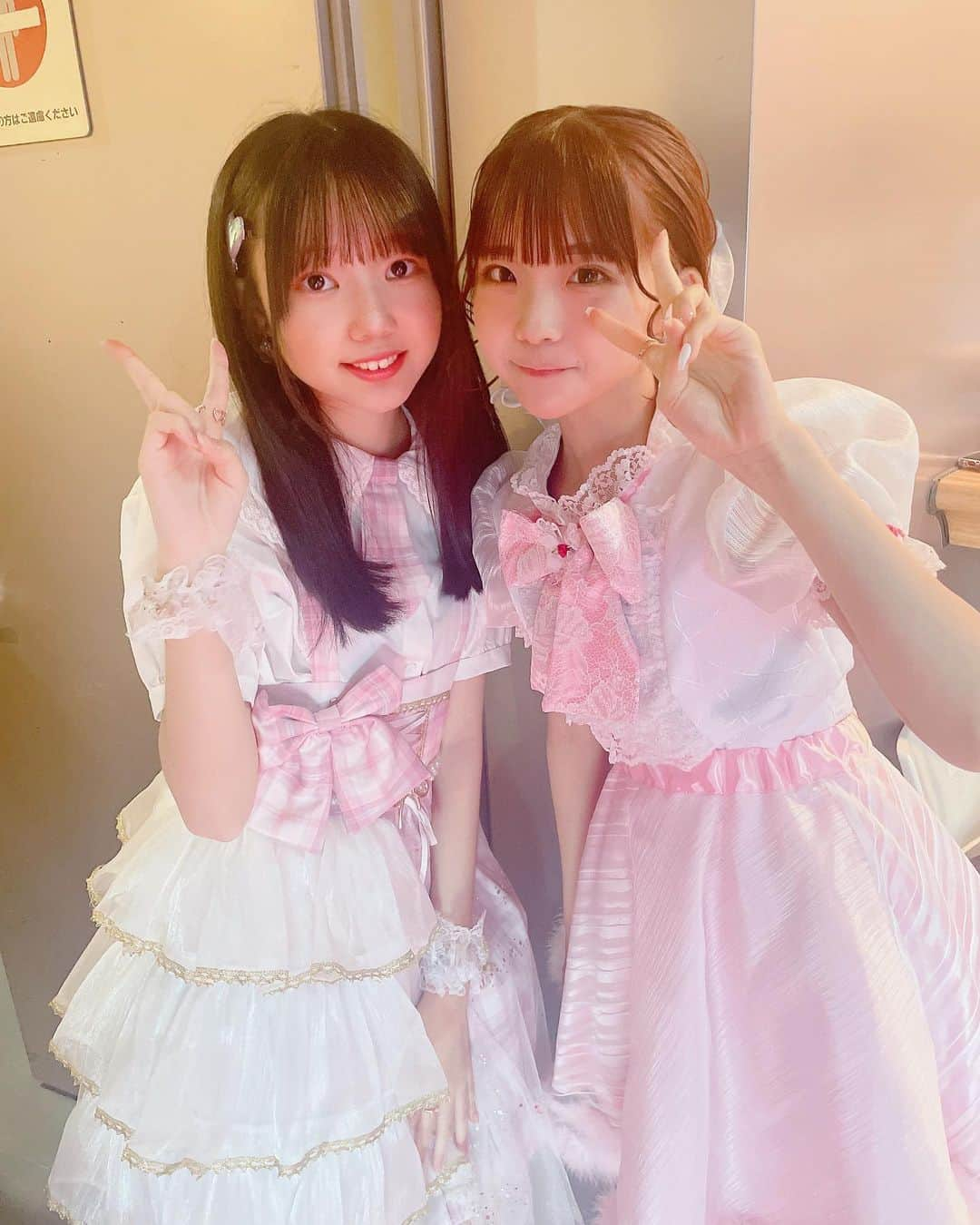 流石夏恋さんのインスタグラム写真 - (流石夏恋Instagram)「💓  #幸 🫰🏻  同年代で大好きなアイドルさん💕 RepiDollの乙羽さん @738otoha と お写真撮っていただきました(❁ᴗ͈ˬᴗ͈)💕  ツーマンライブも2人でMCも嬉しくて 楽屋でも一生優しくて､､､💓💓💓 もっと大好きになりました(⸝⸝⸝ᵒ̴̶̷ - ᵒ̴̶̷⸝⸝⸝)ｷｭﾝ  またお会いできますように‪🫶🏻✩࿐⋆*   #repidoll #世古乙羽 さん #レピドール   #yumeadocitron #夢アドシトロン #idol」6月7日 18時48分 - karen_ymcitron