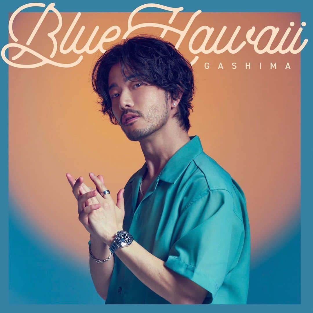 GASHIMA のインスタグラム：「GASHIMA 2nd Mini Album "Blue Hawaii" 7/7に全曲配信が決定しました🎋  Blue Hawaii, Check It Out,  褒めラップ Acoustic Ver.を含む 全5曲収録です。お楽しみに🔥」