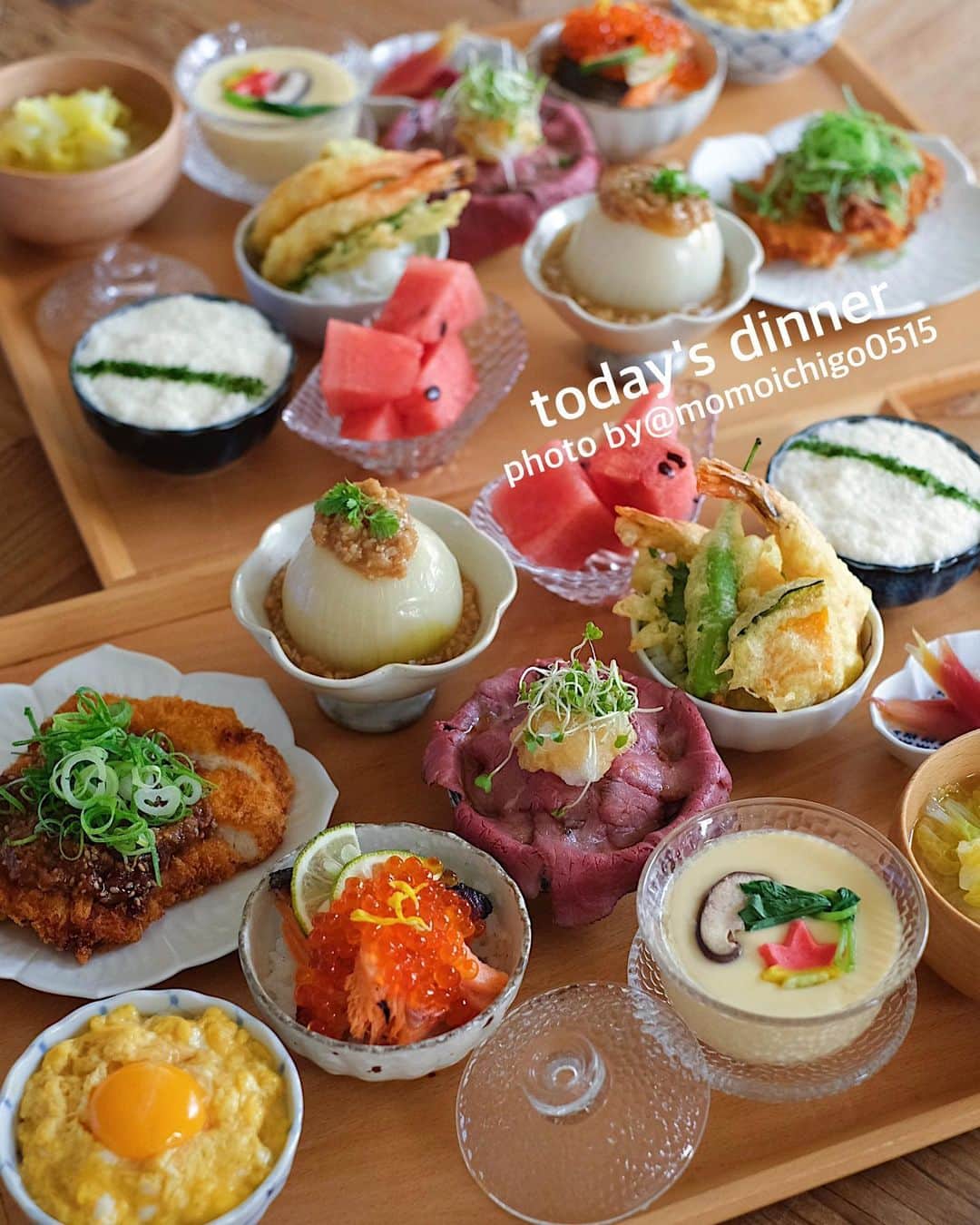 YASUKO TAKESUEのインスタグラム：「. こんばんは☺️💕. 今日の晩ごはん . . ⭐️ミニ卵丼 ⭐️ミニ鮭イクラご飯 ⭐️ミニローストビーフ丼 ⭐️ミニ天丼 ⭐️ミニとろろ丼 ⭐️胡麻味噌チキンカツ ⭐️新玉丸ごとひき肉あんかけ ⭐️茶碗蒸し ⭐️お味噌汁 ⭐️みょうが甘酢漬け ⭐️スイカ . .  #晩ごはん#晩御飯#晩ご飯#夜ごはん#よるごはん#夕食#おうちご飯#うちご飯#おうちご飯lover#おうちご飯記録#食卓#手料理#手作りご飯#料理写真#器好き#器集め#献立#家庭料理#food#foodpic#foodstagram#foodphotography#followme#instagood」