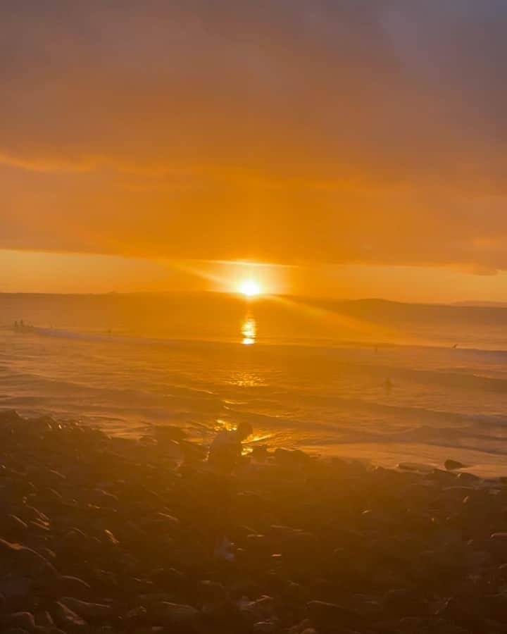山田愛のインスタグラム：「Noosa 🧡 🫧☀️ #everyyear   #queensland #australia #🇦🇺  #ocean #sunset #beach #sea #livebythesun」