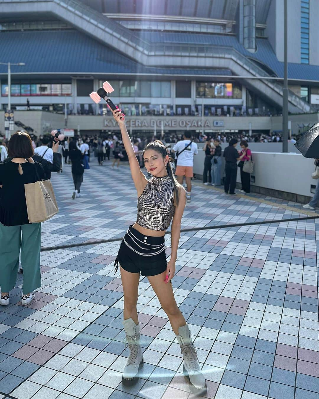 Marika Kajiwaraさんのインスタグラム写真 - (Marika KajiwaraInstagram)「BORNPINK OSAKA DAY１💗 ＊ Coachella2019の リサの衣装を真似っこ🤤♡ なかなかクオリティ高くない？💓 ＊ ちなみにトップスもパンツも チェーンも全部 @shein_japan で 見つけました🙆🏻‍♀️♡ ＊ ＊ ＊ #BLACKPINK #bornpink #ブラックピンク #BLINK #京セラ #ライブコーデ #ライブ参戦 #lalisa」6月7日 19時06分 - marika__kw